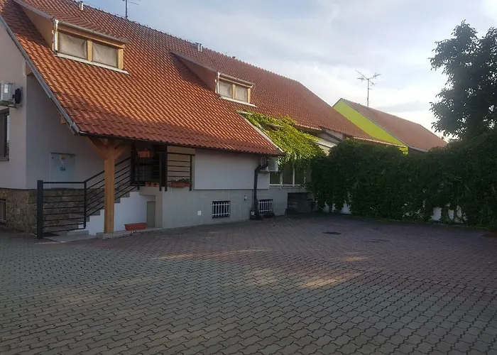 Penzion Pasohlávky Gasthof 3*